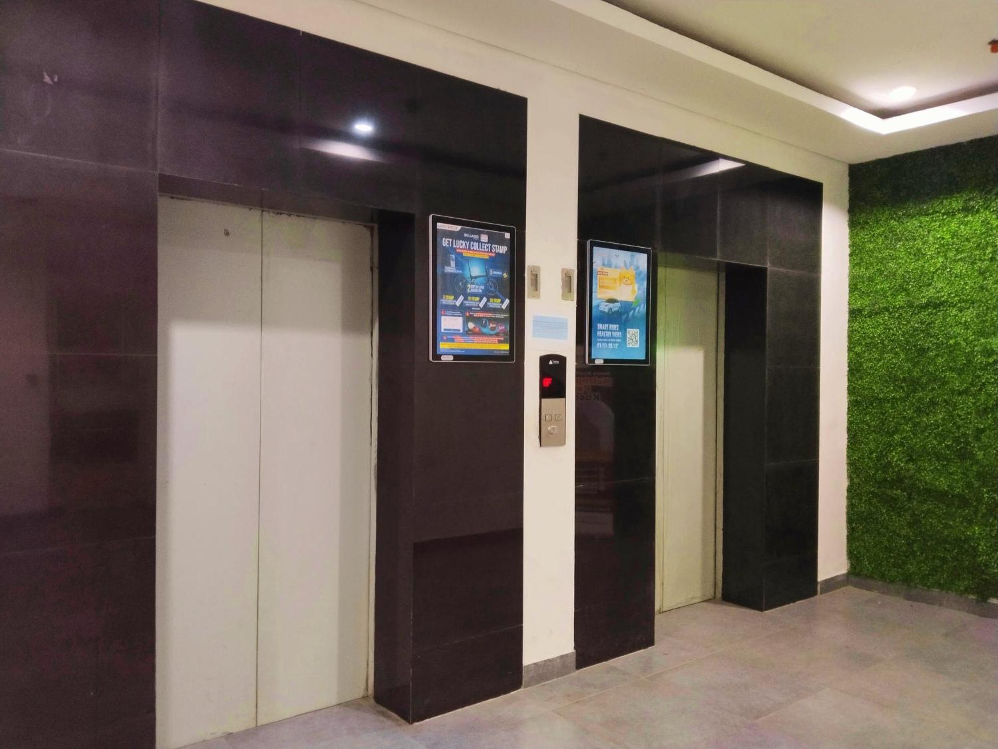 Nusantara Metropolitan Park By Reccoma Bekasi Exterior foto